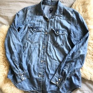Gap denim pearl snap shirt